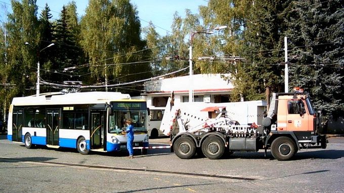 Obnova trolejbusů nastala až v roce 2004 pořízením vůbec prvního trolejbusu Škoda 24Tr vyrobeného v ČR. nes trolejbusy opět obstarávají přes 70% z celkových výkonů MHD.