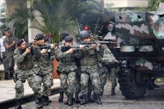 Drama v Manile. Armáda dobyla obsazený hotel
