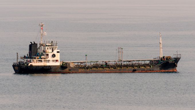 Ruský tanker u Vladivostoku.