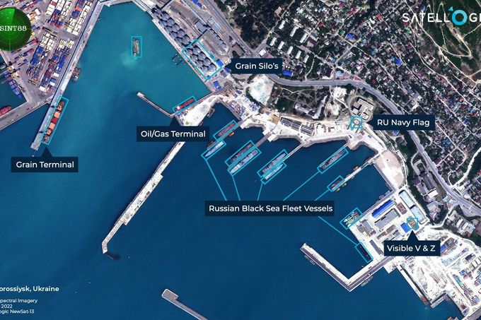 Satelitní fotografie ruského přístavu Novorossijsk.