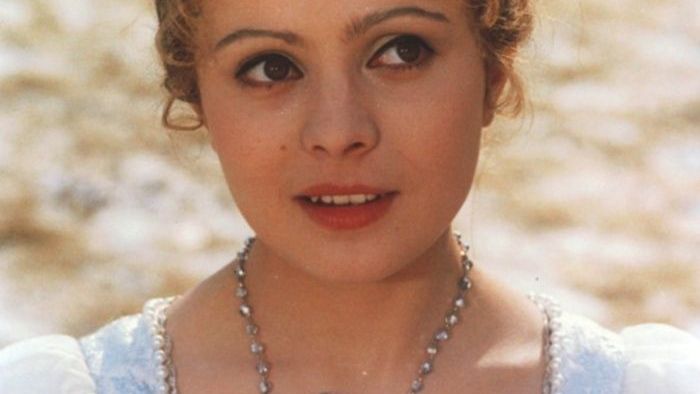 Libuška Šafránková se rozhodně stala tou nejkrásnější filmovou Popelkou. Její křehké krásy si všimlo mnoho filmových tvůrců a díky této roli si tomu zahrála ještě mnoho princezen.