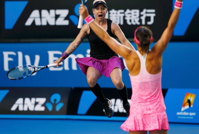 Šafářová a Matteková-Sandsová slaví titul na Australian Open 2015