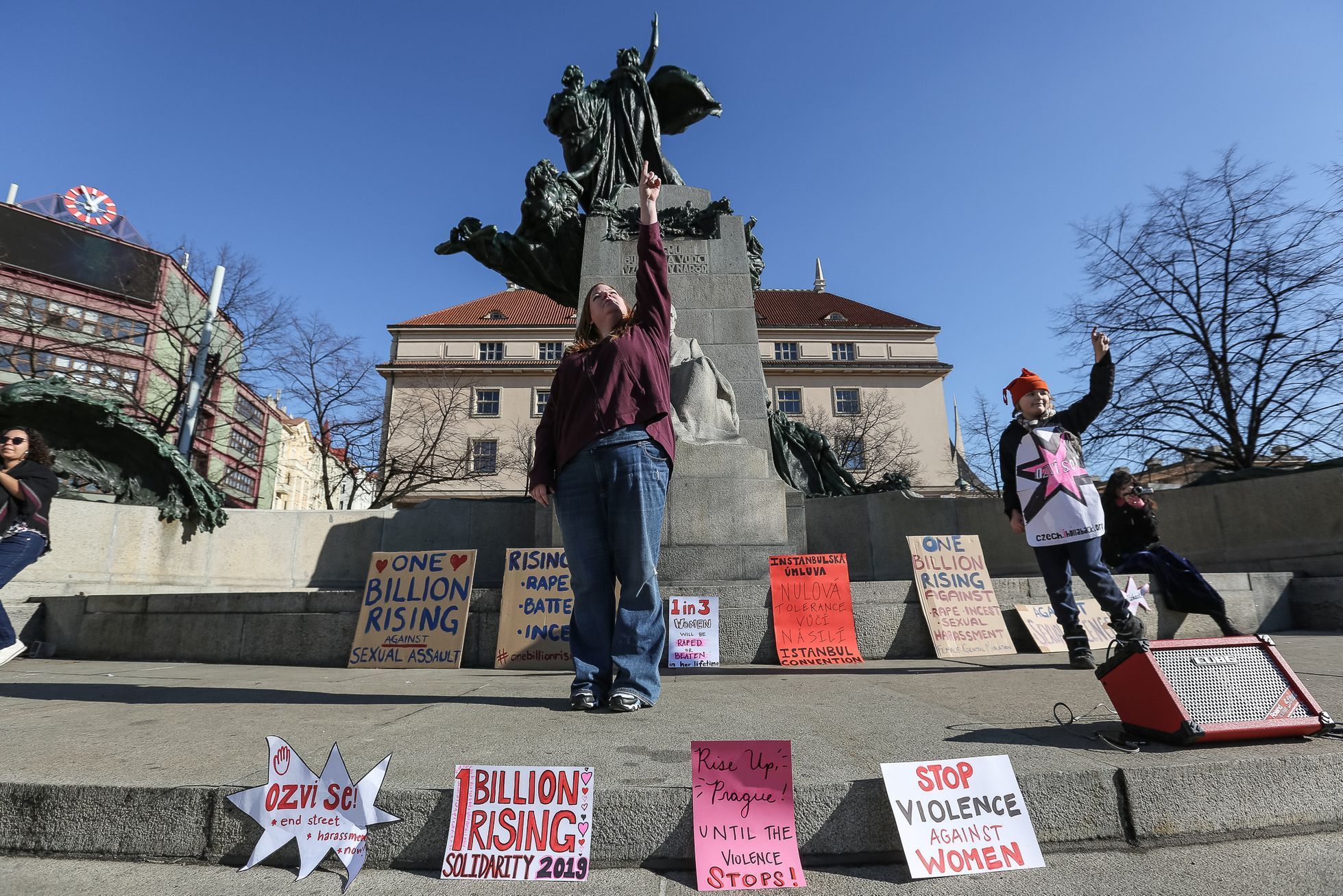 Taneční happening proti násilí na ženách - One Billion Rising - Praha, 14. 2. 2019