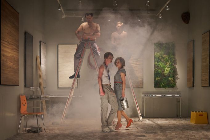 M. Bednář, V. Vondráček, V. Hrabák a A. Kubátová v inscenaci Fušeři.