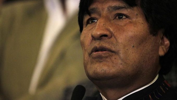 Evo Morales při loučení s Hugo Chávezem