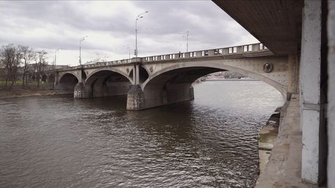 Místy až děsivý stav významného pražského mostu. Bojím se, že zanikne, říká architekt