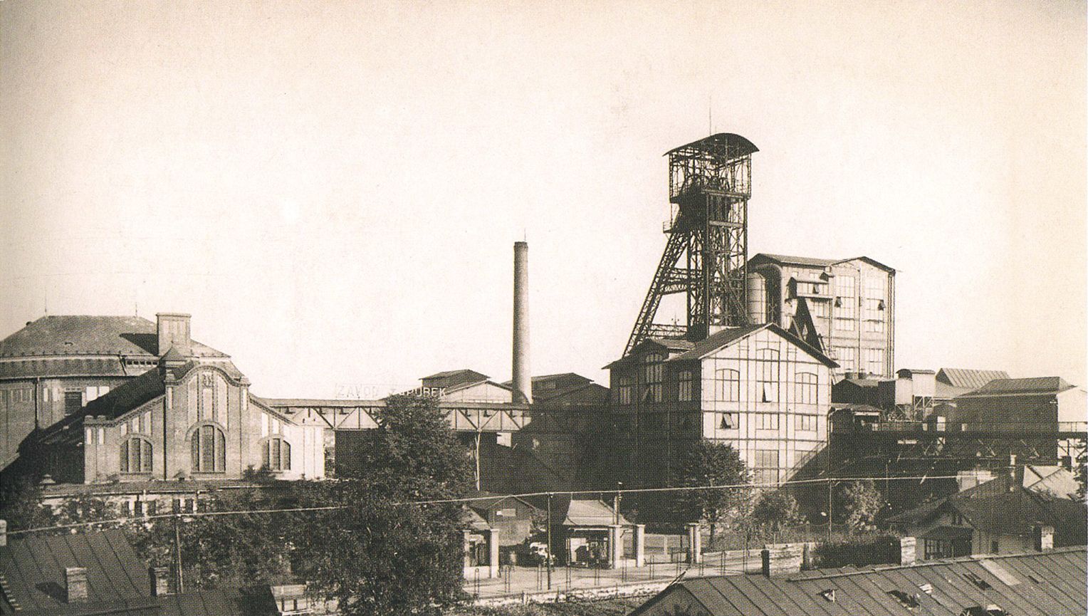 Kniha, Vzhůru dolů - Fotografické album průmyslového a kulturního dědictví uhelného hornictví ostravsko-karvinského revíru, Ostrava, Karviná, hornictví, historie, Magazín, Foto