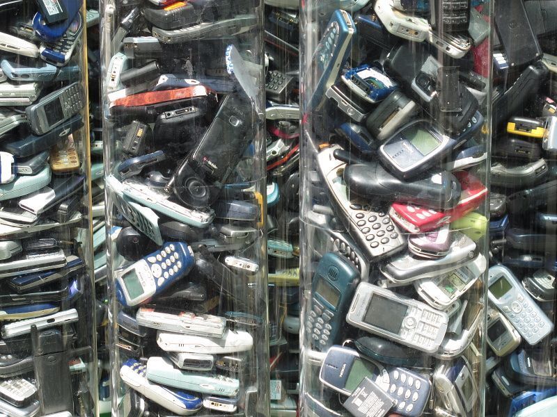 Pražská zoo sbírá staré mobily