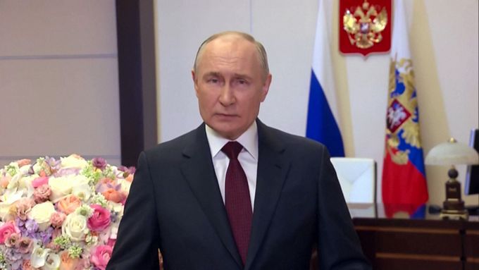 "Nejdůležitější pro každou ženu je vytrvalá péče o děti," řekl ruský prezident Vladimir Putin.