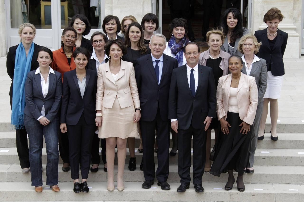 Francie - nová vláda premiéra Ayraulta