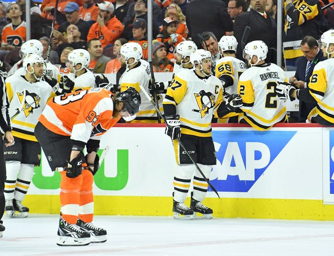 Jakub Voráček a Sydney Crosby v play off 2018