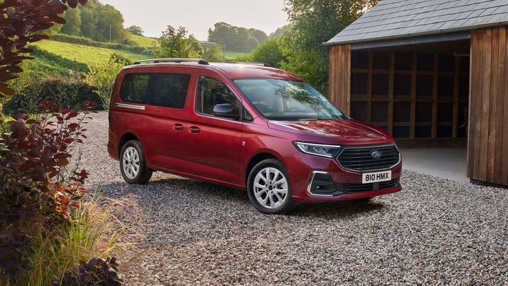 Užitkový Golf s logem Fordu. Tourneo Connect je dvojčetem Volkswagenu Caddy; Zdroj foto: Ford