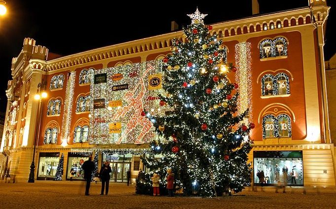 Na náměstí Republiky nepřijel cirkus. Nákupní centrum Palladium pouze láká nové zákazníky.