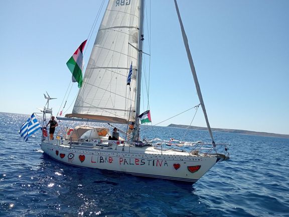 Jedna z lodí Global Sumud Flotilla, která veze pomoc do Pásma Gazy a chce prolomit jeho námořní blokádu.