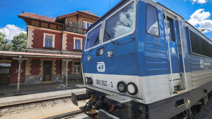 Lidé už koupili téměř 71 000 jednotných jízdenek na vlak. Zájem ale bzrdí pandemie