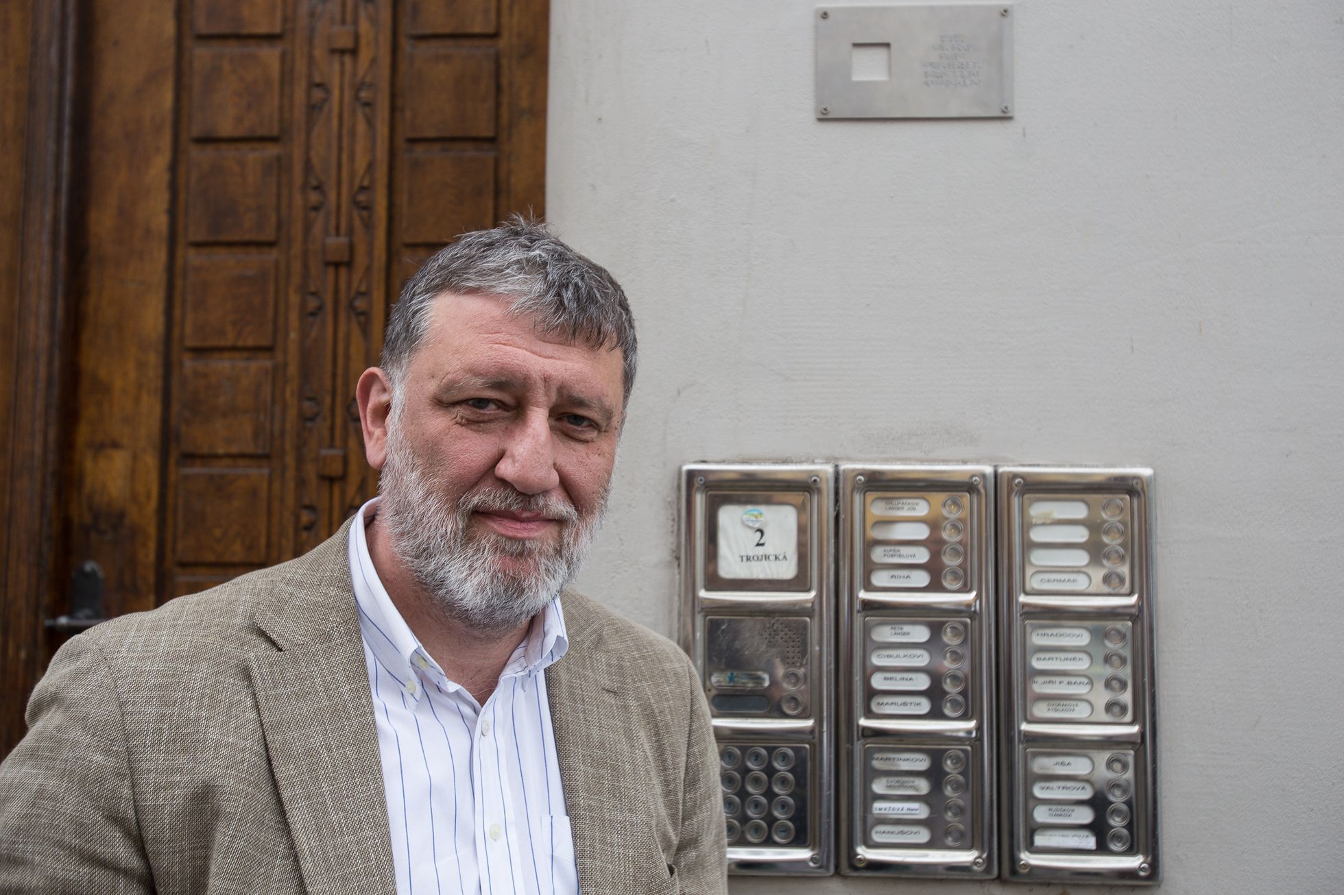 Spuštění projektu Poslední adresa - památeční štítky na domech obětí komunistického režimu, Praha