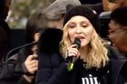 "Vítám vás na revoluci lásky," pravila Madonna na pochodu žen ve Washingtonu