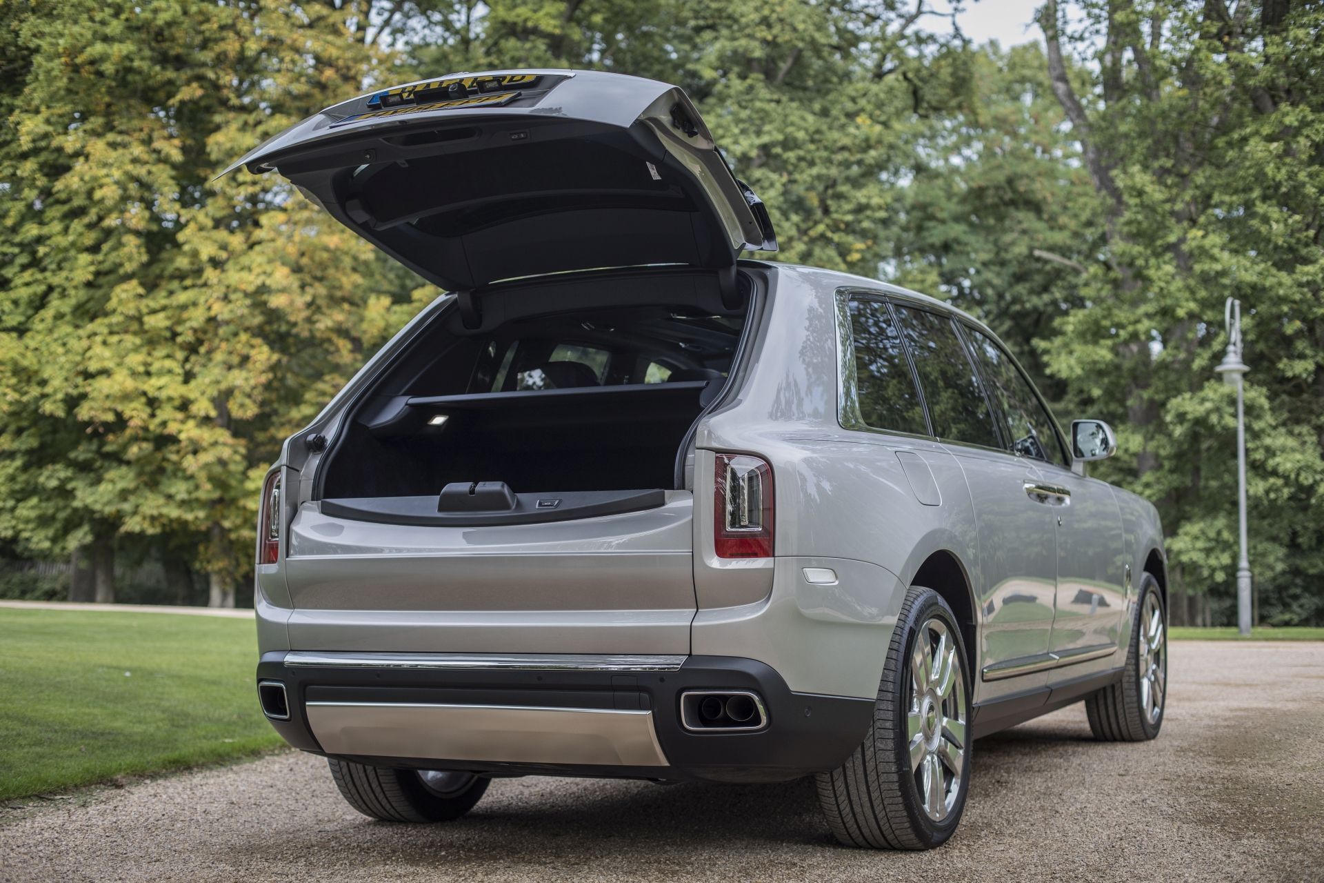Rolls-Royce Phantom a Cullinan