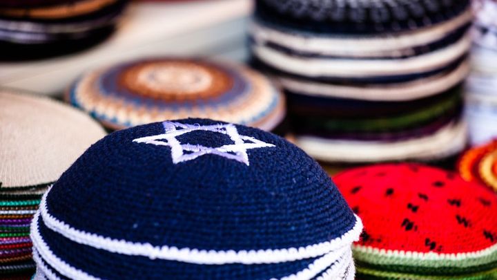 Počet antisemitských projevů loni značně vzrostl, zejména na sociálních sítích