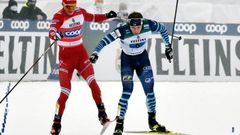 Rus Alexandr Bolšunov v cílové rovince vztekle udeřil finského finišmana Joniho Mäkiho