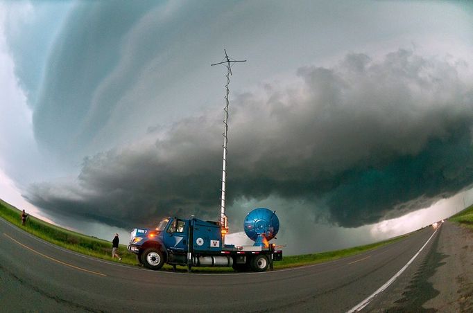 VORTEX 2 - Doppler on Wheels A Doppler on Wheels portable weather radar truck scans a severe thunderstorm in western Nebraska on June 6, 2010. More than 100 research vehicles, including the DOW, participated in VORTEX 2, an unprecedented two-year science project to study tornadoes in the United States in 2009 and 2010.