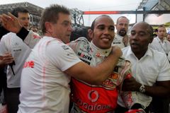 Hamilton: Jsem na sebe pyšný. Zůstanu věrný McLarenu