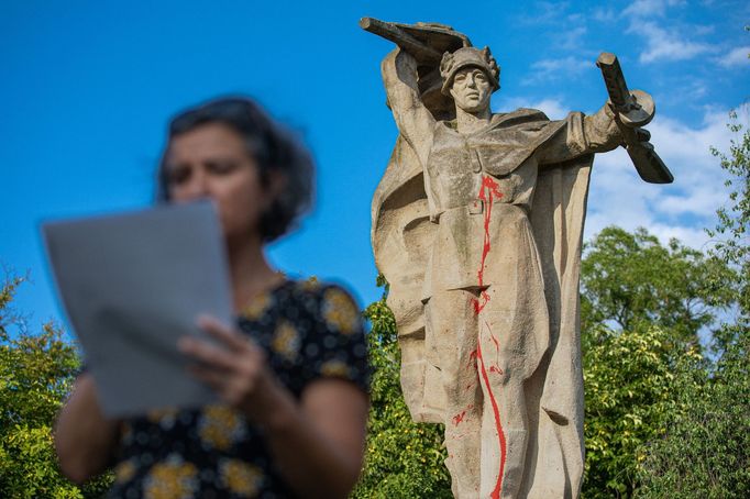 Pietní akt na výročí 21. srpna 1968 u pomníku Čest a sláva Sovětské armádě v Litoměřicích.