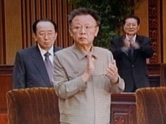 Kim Čong-il v parlamentu.
