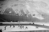 O čtyři roky později, v únoru 1928 se pořádala další olympiáda. Tentokrát ve Svatém Mořici ve Švýcarsku, proslulém alpském středisku zimních sportů. Hokejový turnaj s 11 účastníky vyhráli Kanaďané, kteří nedostali ani jednu branku.