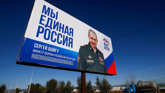 Předvolební plakát hlavní prokremelské strany Jednotné Rusko.