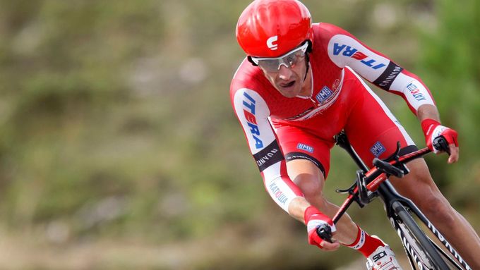 Španělský cyklista Daniel Moreno si dojel v deváté etapě pro druhé vítězství na letošní Vueltě a stal se novým lídrem závodu.