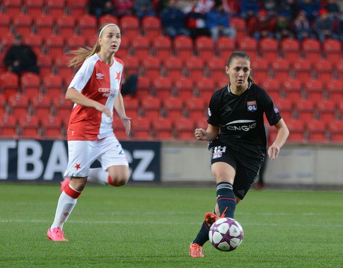 LM, Slavia-Lyon: Eve Perissetová (19)