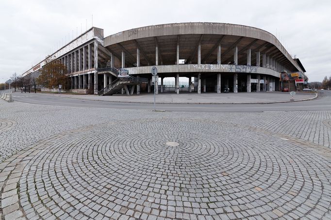 Velký strahovský stadion: postupné chátrání