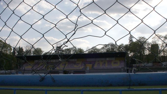 Prohlédněte si, jak to v současné době vypadá na fotbalovém stadionu ve Znojmě, který nesplňuje podmínky pro 1. ligu