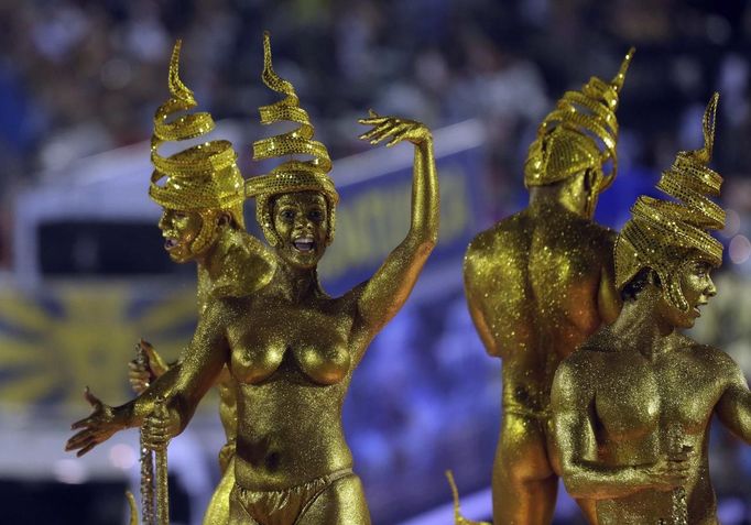 Revellers of the Unidos da Tijuca samba school participate in the annual carnival parade at Rio de Janeiro's Sambadrome, February 10, 2013. REUTERS/Ricardo Moraes (BRAZIL - Tags: SOCIETY) TEMPLATE OUT Published: Úno. 11, 2013, 4:56 dop.