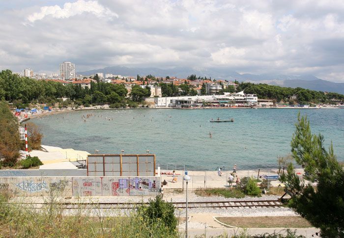 Celkový pohled na pláž dnes