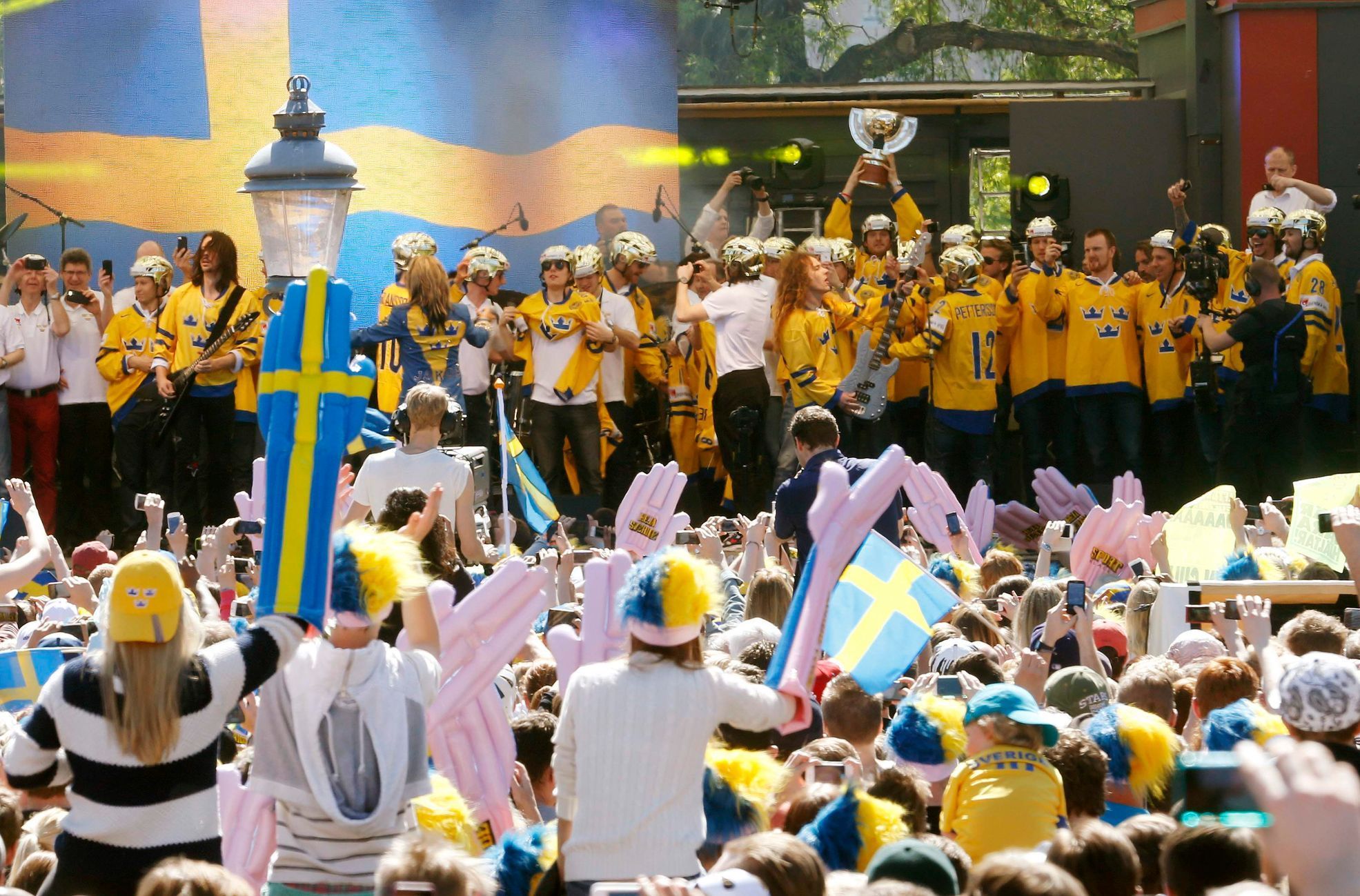 Švédové slaví titul z MS v hokeji 2013