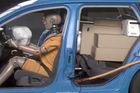 Když řidiče zabije vlastní skříň: crash testy ukazují riziko nezajištěného nákladu