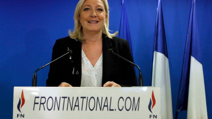 Národní fronta Marine Le Penové posílila, nejsilnější politickou silou v zemi ale není, ukázaly volby.