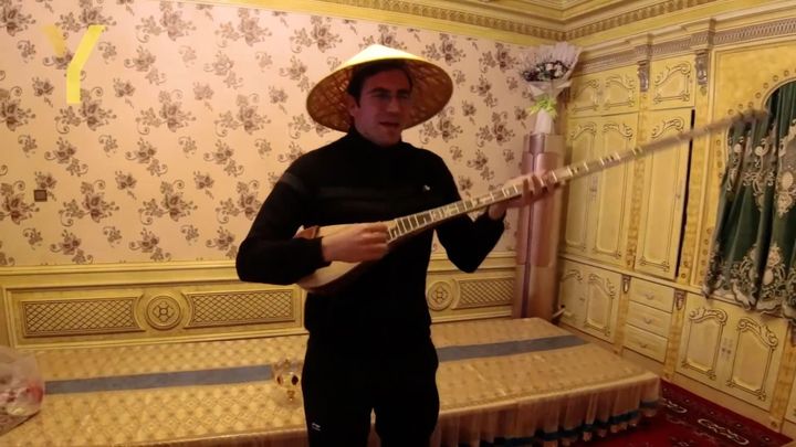 "Je to tu normální, nikdo nikoho nenutí." Youtubeři točí videa, která obhajují Čínu; Zdroj foto: youtube