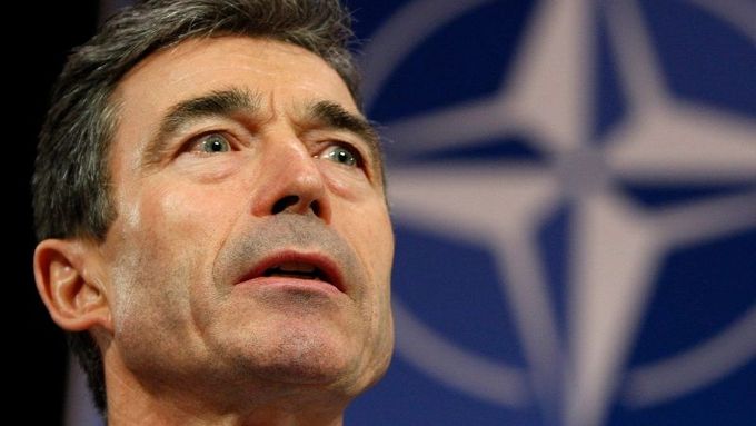 Generální tajemník NATO Rasmussen: Trochu se obávám...
