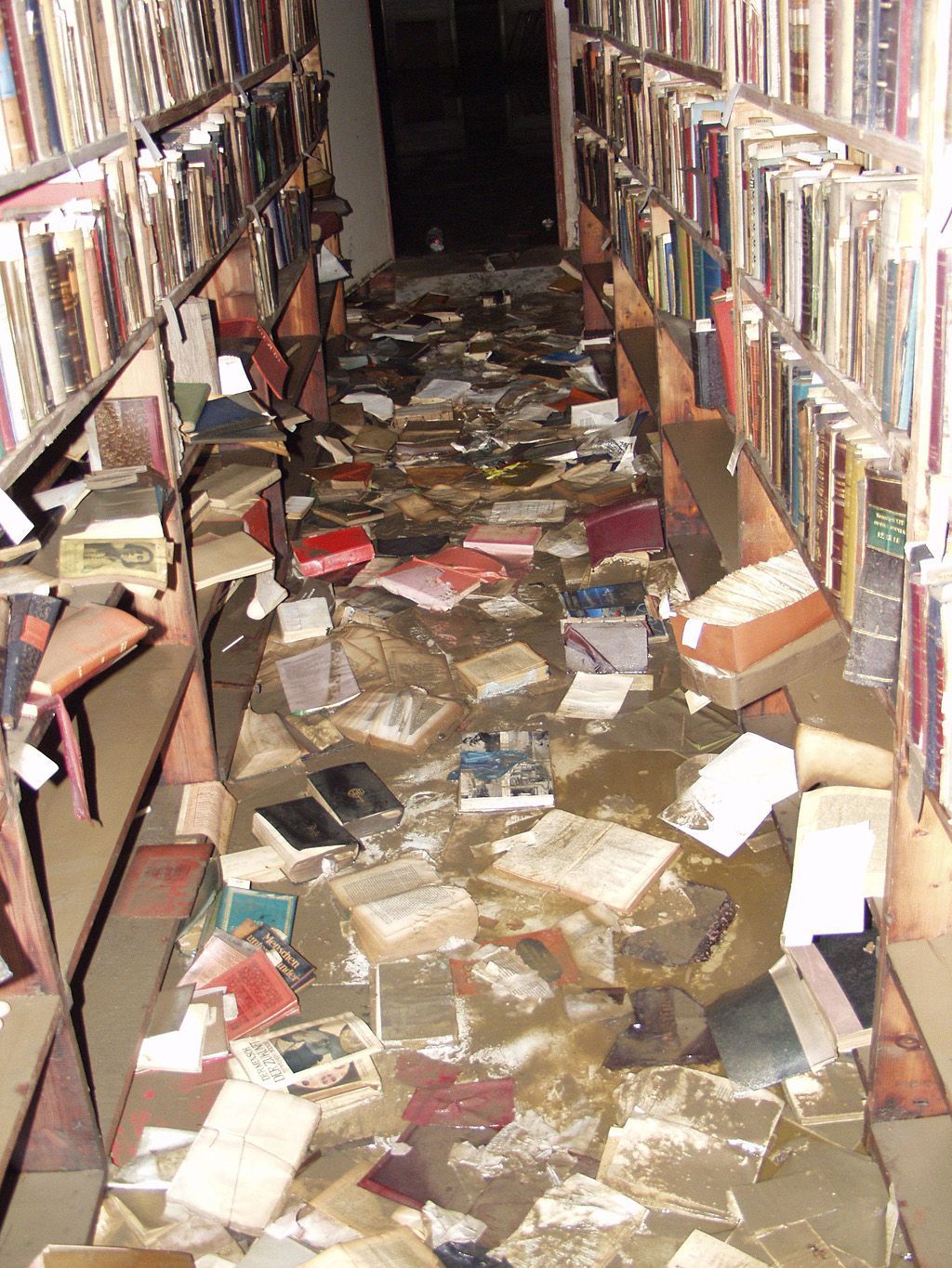 Foto: Klementinum vzpomíná na ničivé povodně z roku 2002 -