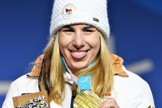 Ester Ledecká se zlatou medailí ze super-G na ZOH 2018