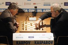 Emigroval, nebo ne? Rusko řeší odjezd velmistra šachu