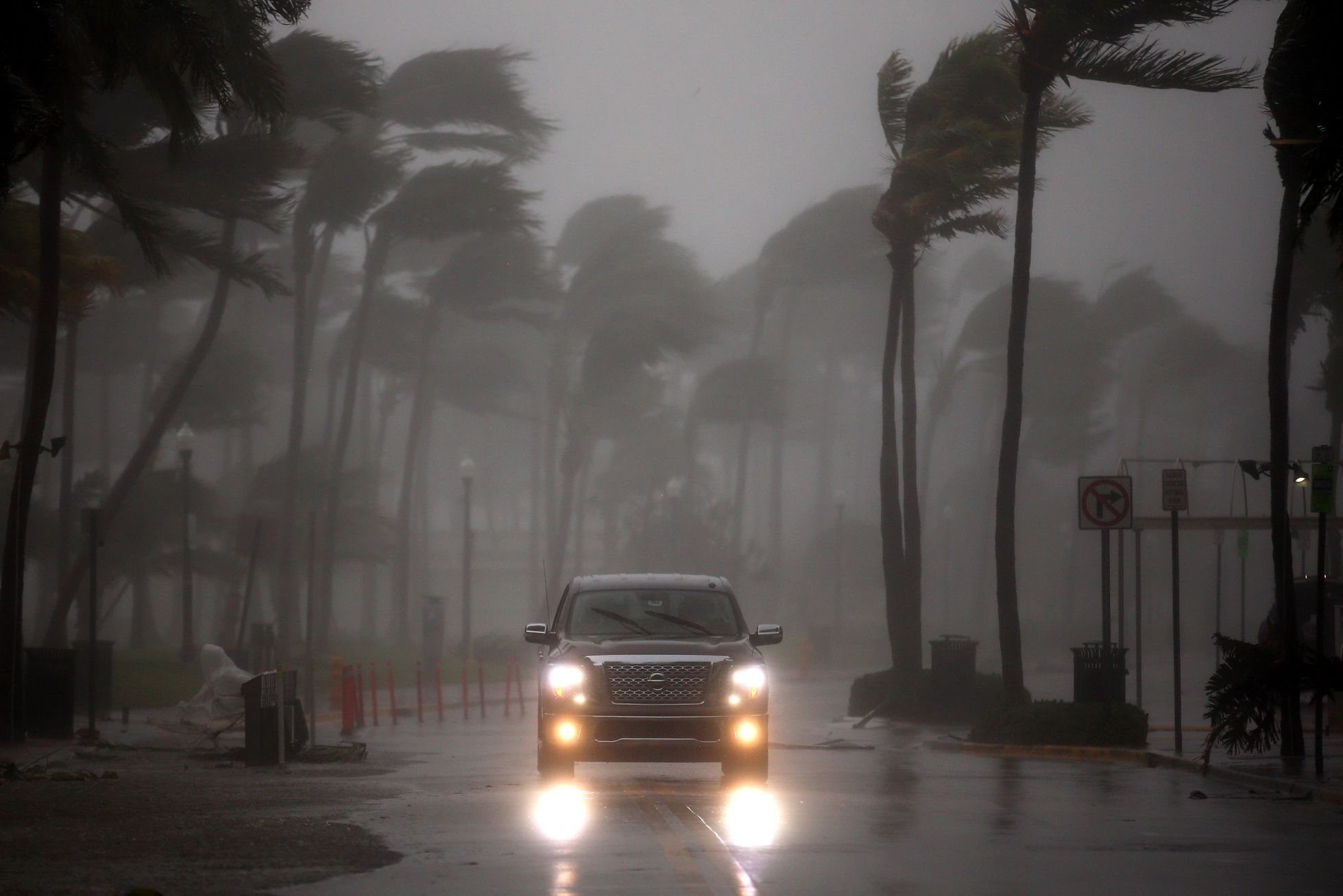 Hurikán Irma na Floridě auto
