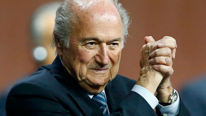Sepp Blatter vládne světovému fotbalu už od roku 1998. A bude nejméně do roku 2019.