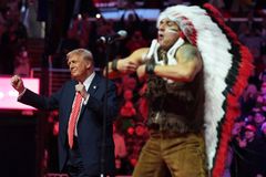 Každý Bidenův příkaz bude zrušen, řekl Trump svým příznivcům v předvečer inaugurace