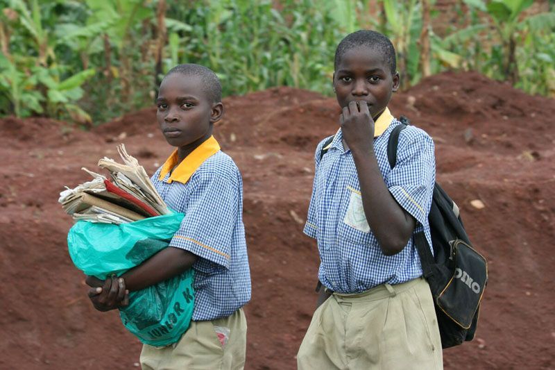 Uganda - taška do školy