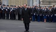 Zúčastnili se jí nejen prezident Francois Hollande a premiér Manuel Valls, ale i zástupci parlamentu, pařížská starostka či policejní ředitel.