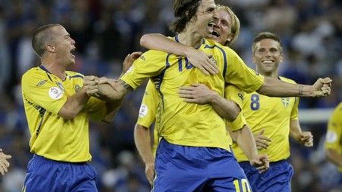 Zlatan Ibrahimovič se konečně trefil. Švédům to přineslo výhru.